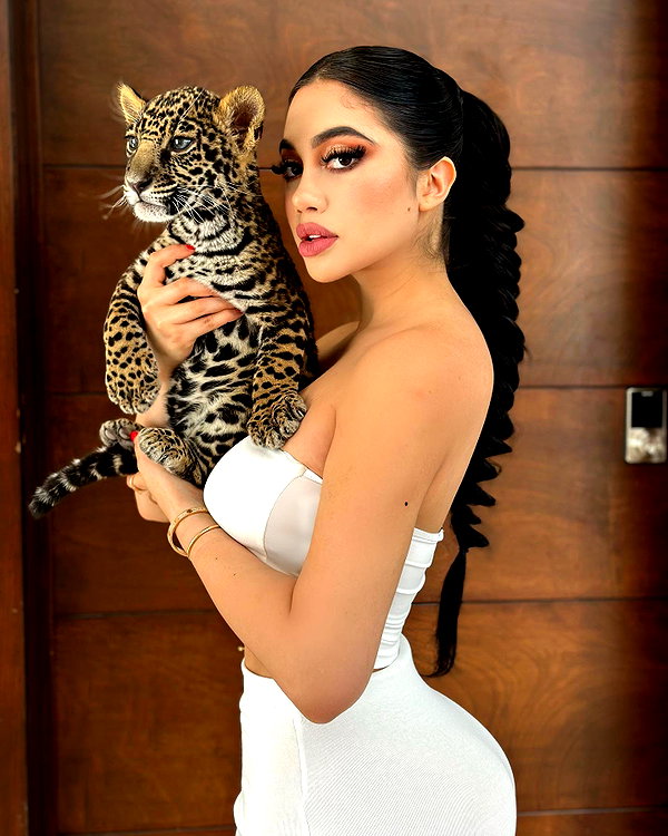 jailyneojeda instagram image archive image