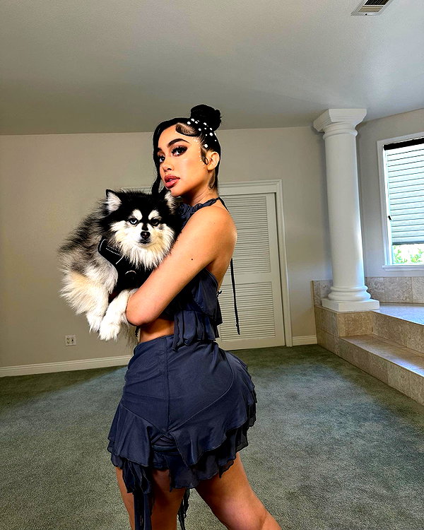 jailyneojeda instagram image archive image