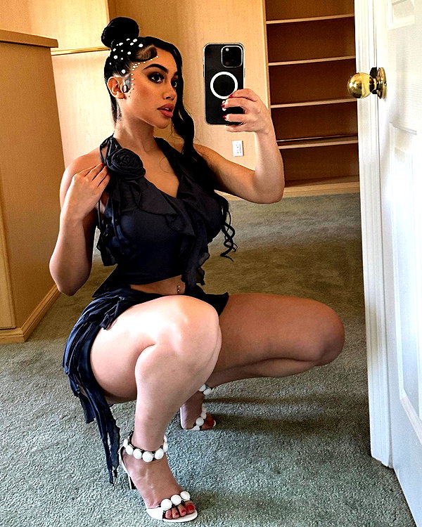 jailyneojeda instagram image archive image
