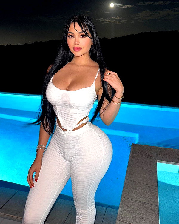 jailyneojeda instagram image archive image
