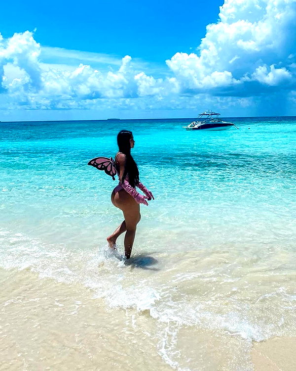 jailyneojeda instagram image archive image
