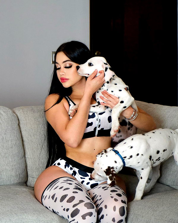 jailyneojeda instagram image archive image