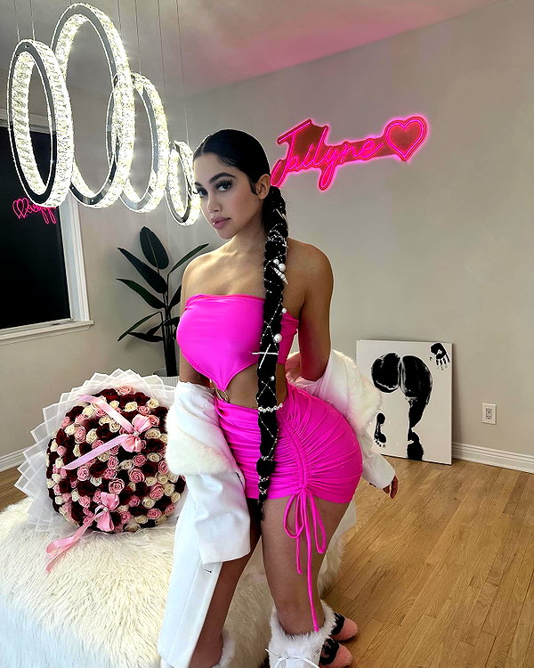 jailyneojeda instagram image archive image