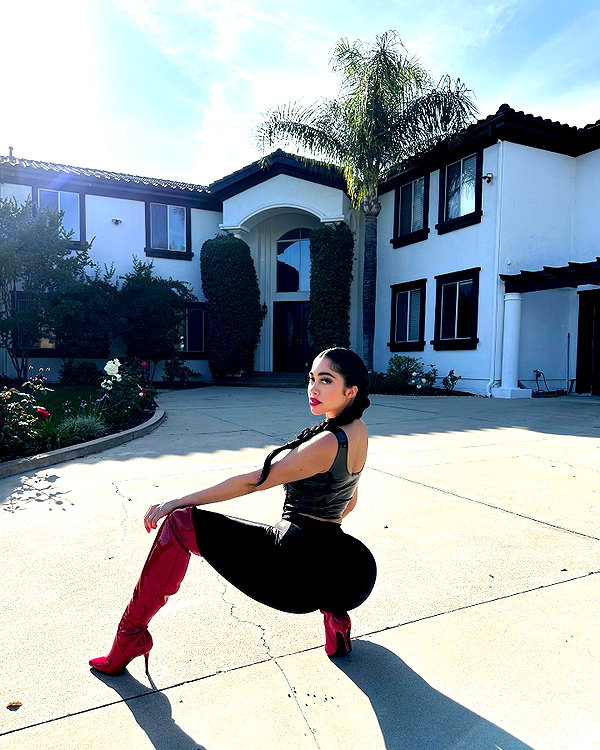 jailyneojeda instagram image archive image