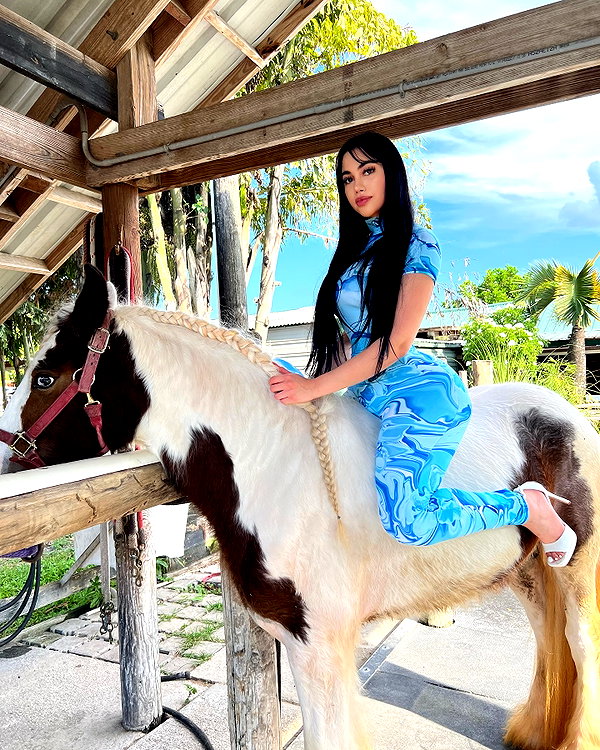 jailyneojeda instagram image archive image