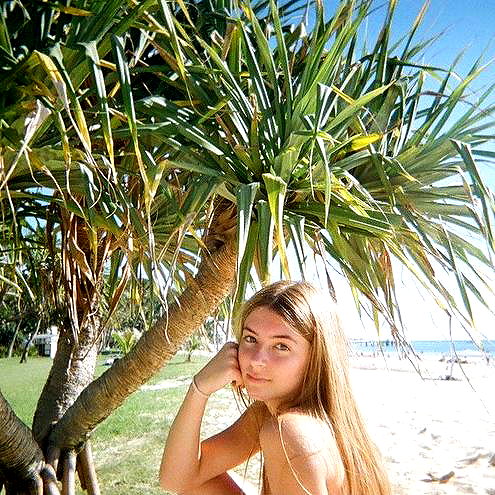jess.burtonnn instagram image archive image