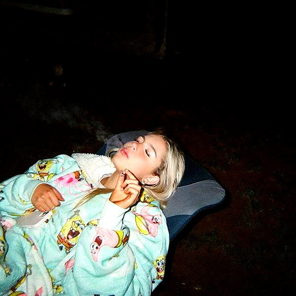 jess.burtonnn instagram image archive image