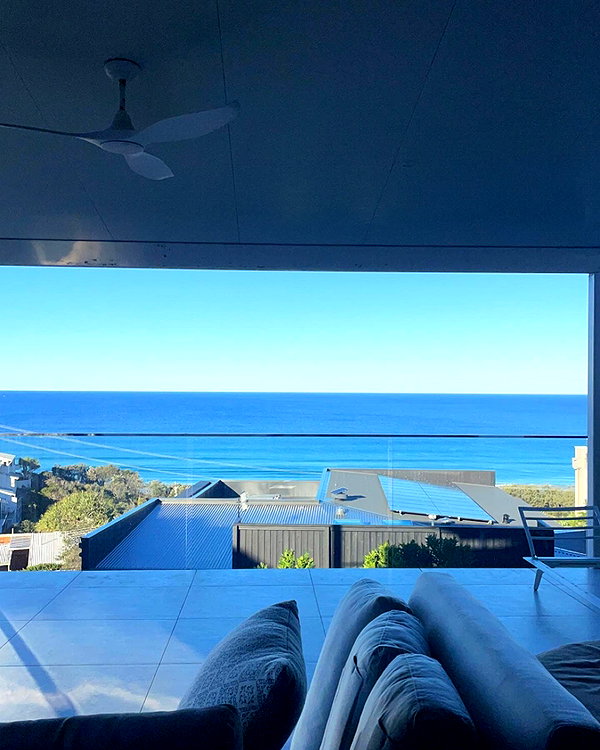 jess.burtonnn instagram image archive image