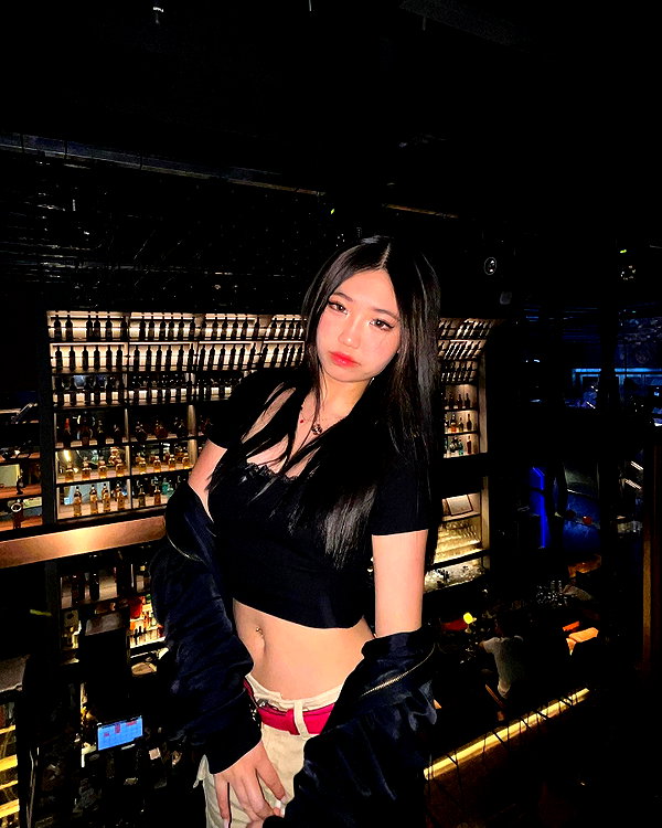 joycee.e instagram image archive image
