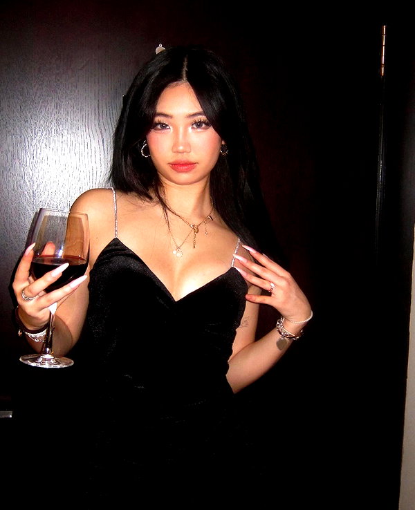 joycee.e instagram image archive image