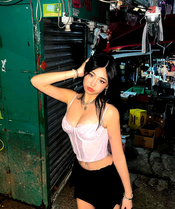 joycee.e instagram image archive image