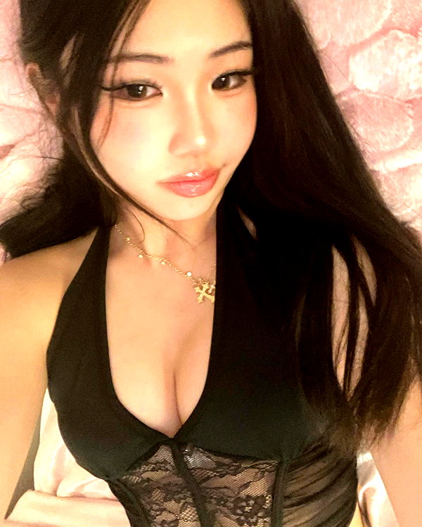 joycee.e instagram image archive image