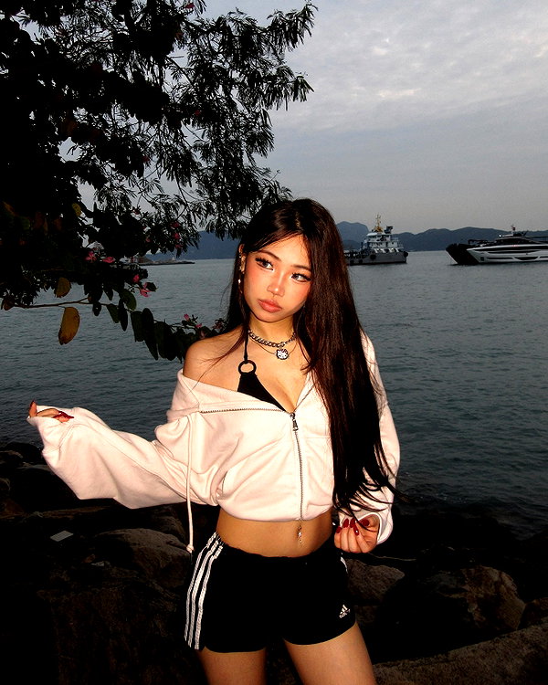 joycee.e instagram image archive image