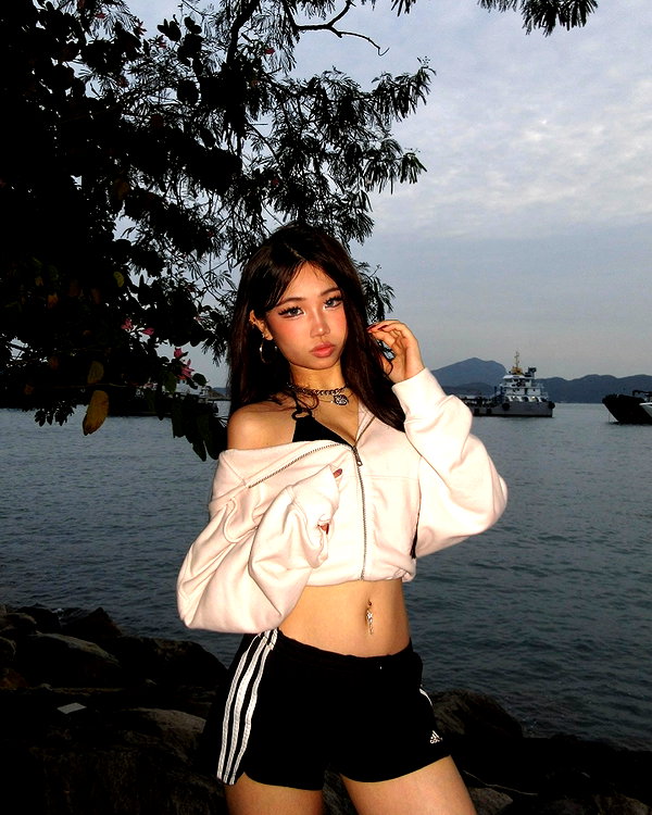 joycee.e instagram image archive image