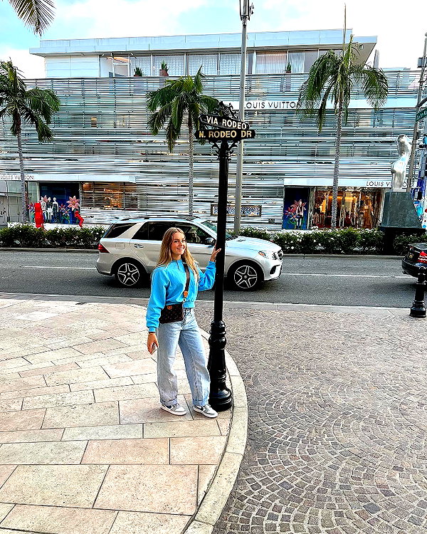 juliet.joness_ instagram image archive image