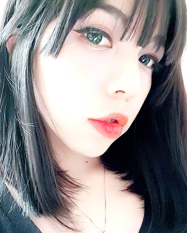 karemy.chi instagram image archive image