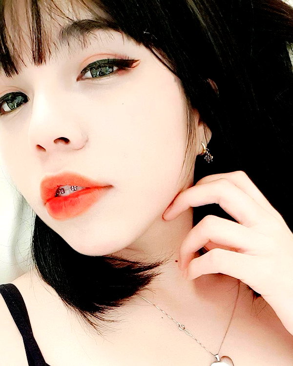 karemy.chi instagram image archive image