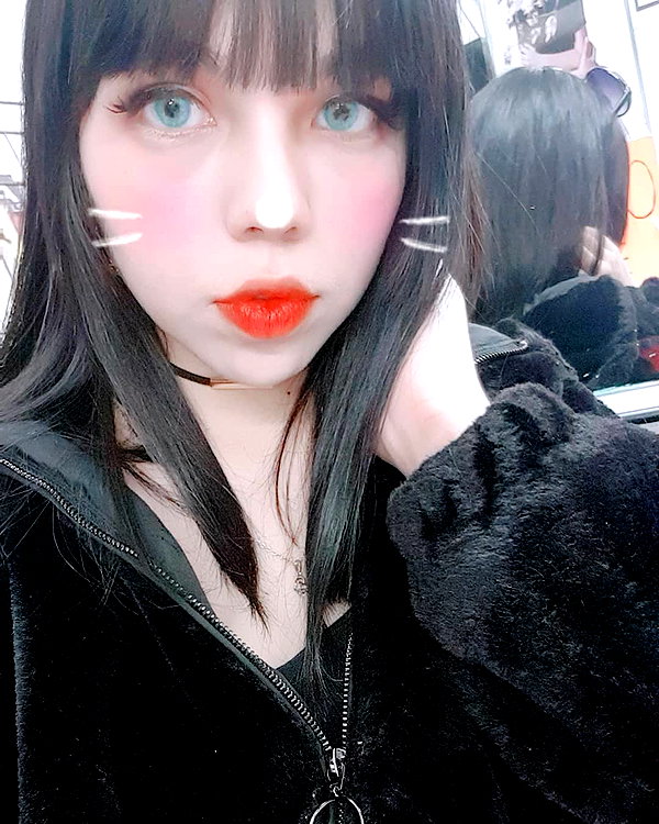 karemy.chi instagram image archive image