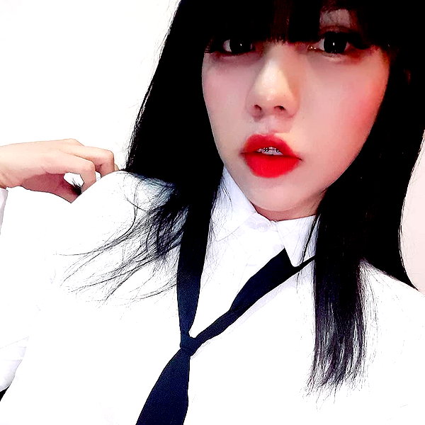 karemy.chi instagram image archive image