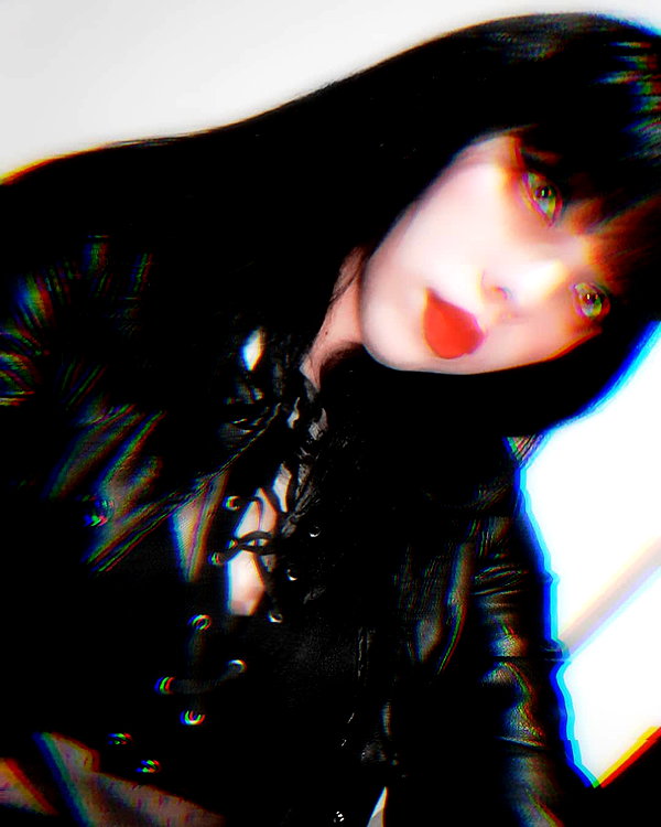 karemy.chi instagram image archive image