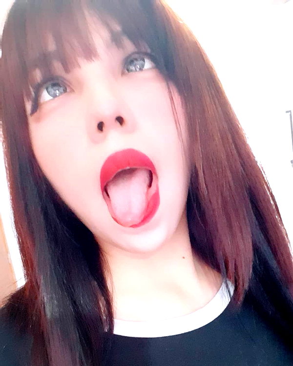 karemy.chi instagram image archive image