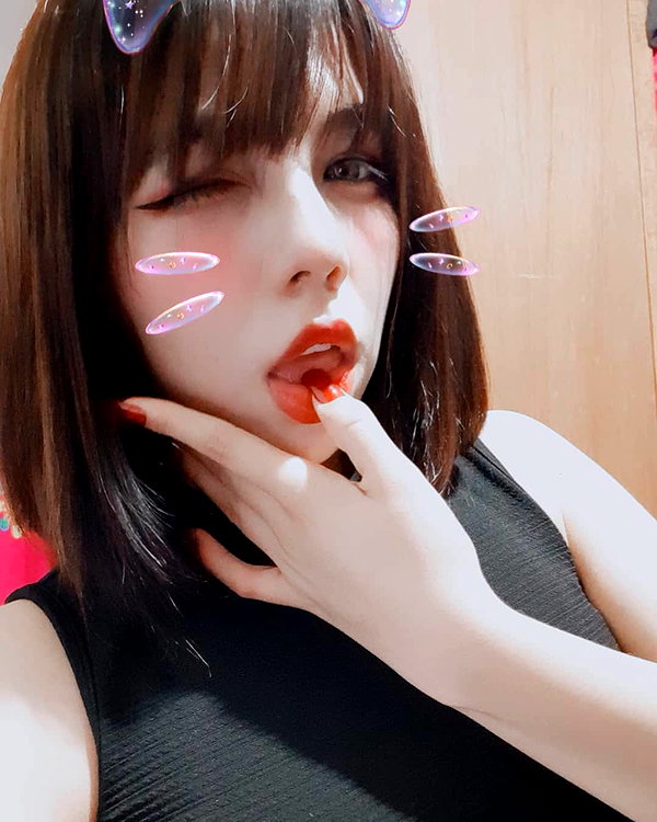 karemy.chi instagram image archive image