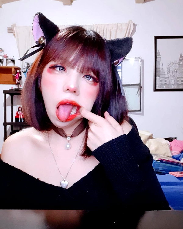 karemy.chi instagram image archive image