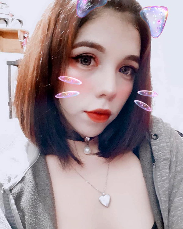 karemy.chi instagram image archive image