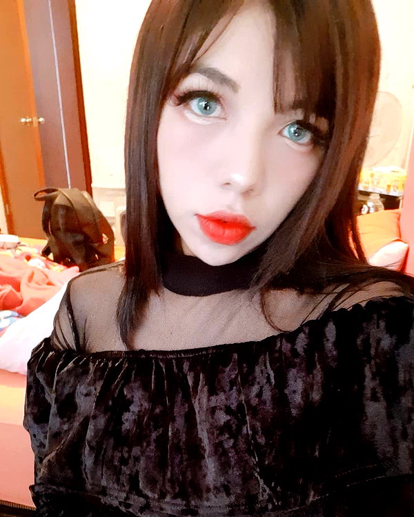 karemy.chi instagram image archive image
