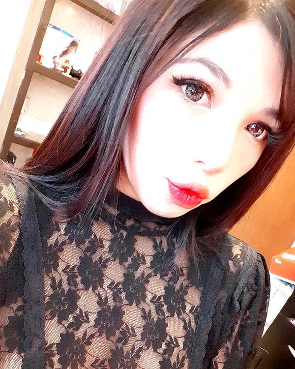 karemy.chi instagram image archive image