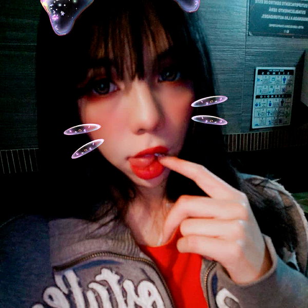 karemy.chi instagram image archive image