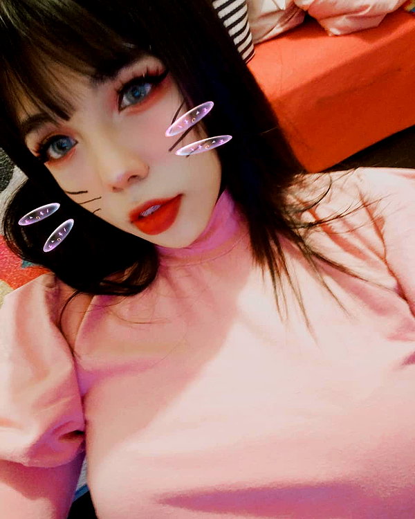 karemy.chi instagram image archive image