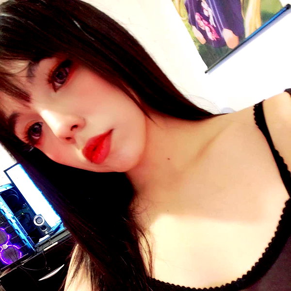 karemy.chi instagram image archive image