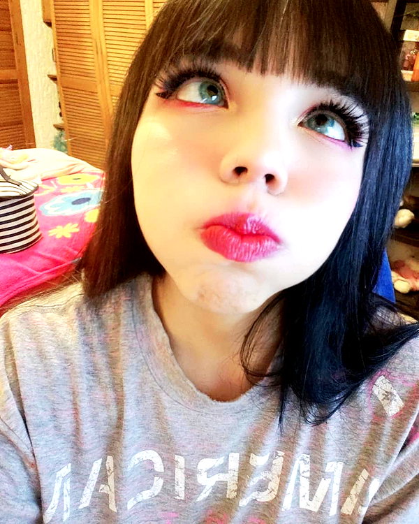 karemy.chi instagram image archive image