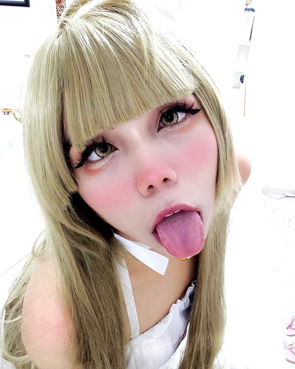 karemy.chi instagram image archive image