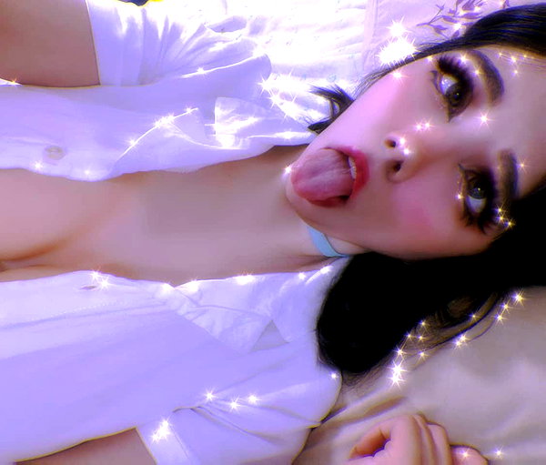 karemy.chi instagram image archive image