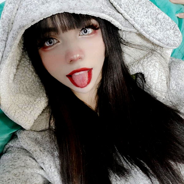 karemy.chi instagram image archive image