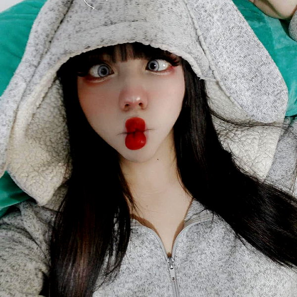 karemy.chi instagram image archive image