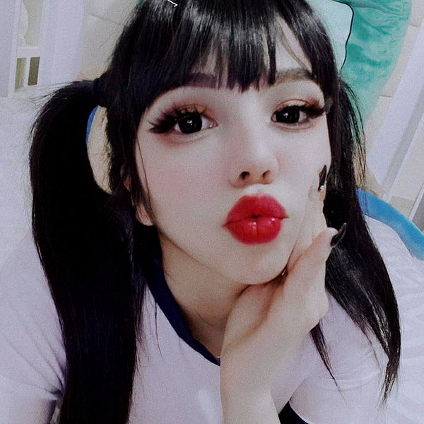 karemy.chi instagram image archive image