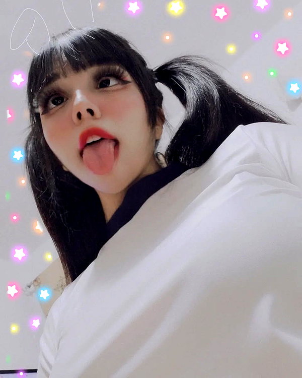 karemy.chi instagram image archive image