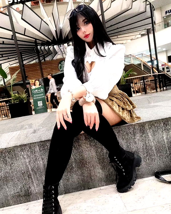 karemy.chi instagram image archive image