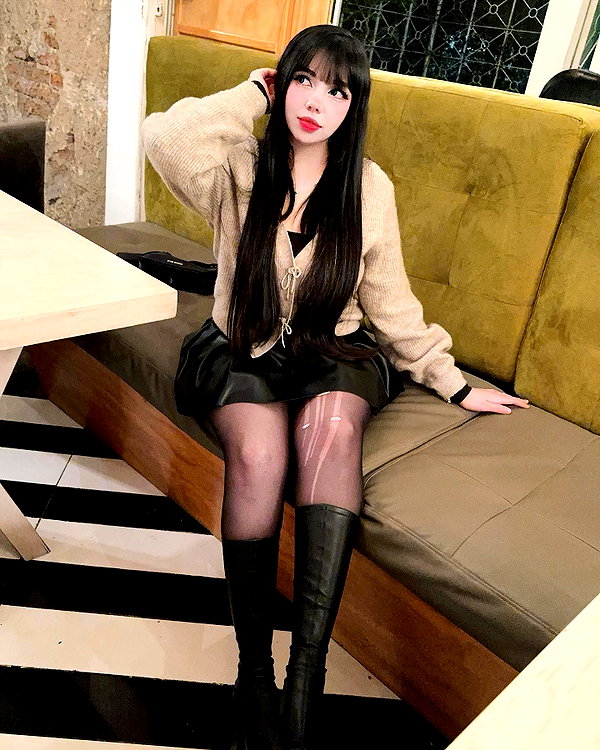 karemy.chi instagram image archive image