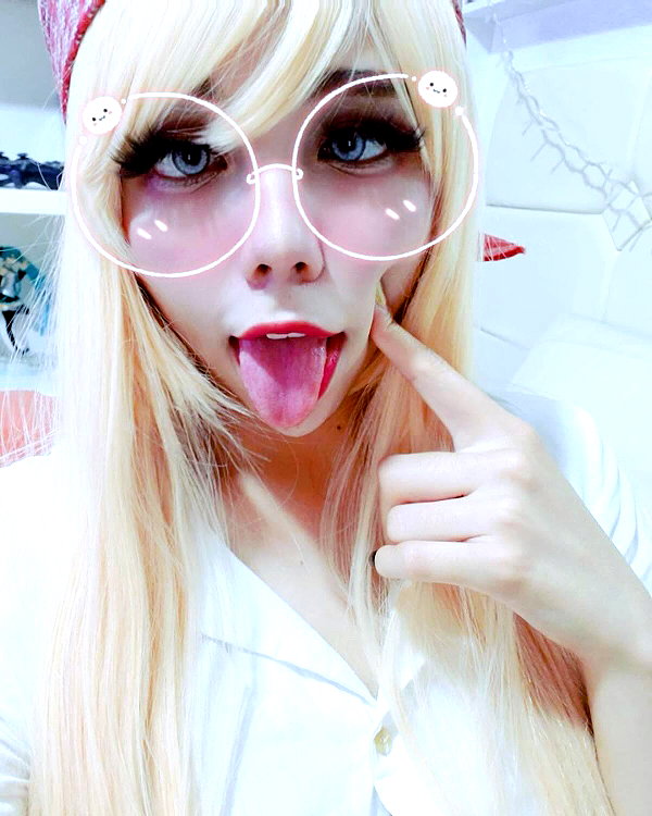 karemy.chi instagram image archive image