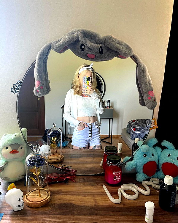 karnelia_life instagram image archive image