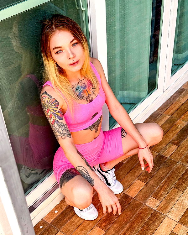 karnelia_life instagram image archive image