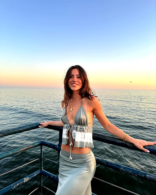 katelynernst3 instagram image archive image