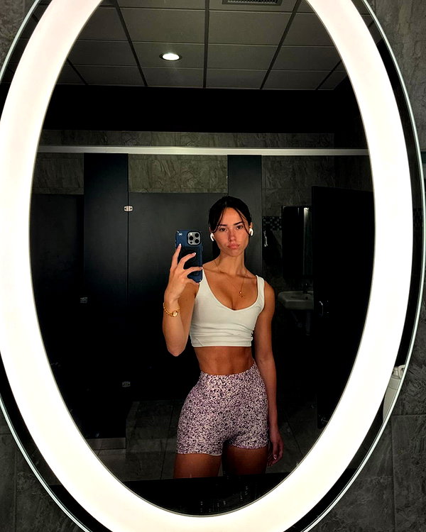 katelynernst3 instagram image archive image
