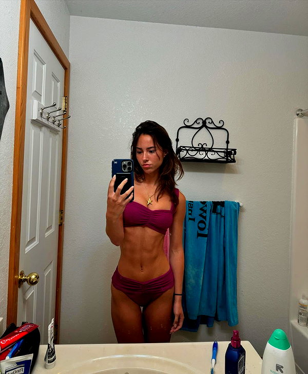katelynernst3 instagram image archive image