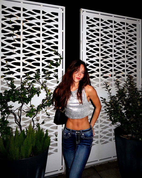 katelynernst3 instagram image archive image