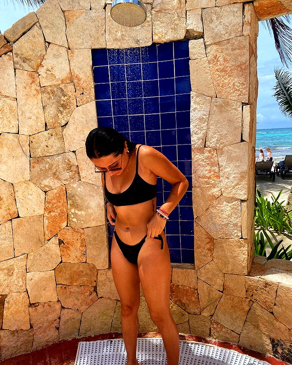 katiaarreolaa instagram image archive image